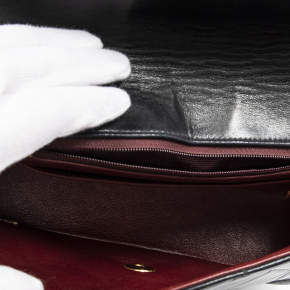 Chanel Diana Flap Bag - Picture 6 of 8